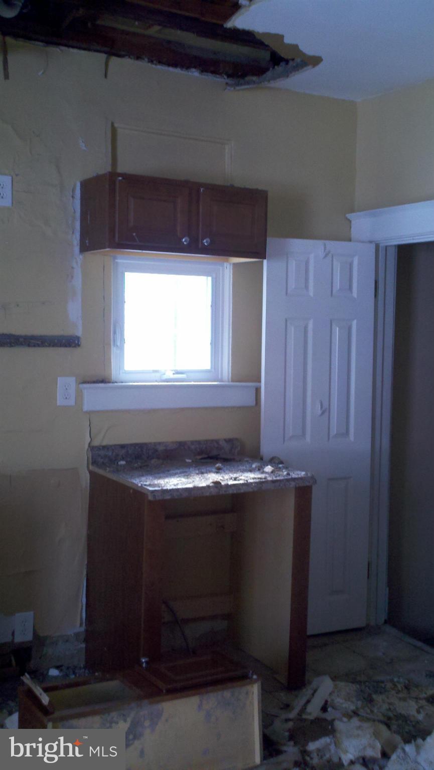 3027 Fendall Road Baltimore, MD 21207 - Photo 10 of 30 Kitchen