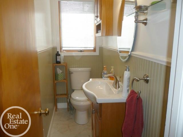 365 Willow Tree Lane Rochester Hills, MI 48306 - Photo 14 of 26