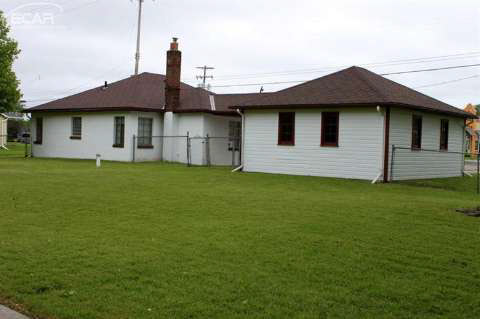 3368 Fenton Road Flint, MI 48507 - Photo 5 of 21 20439686-4.JPG