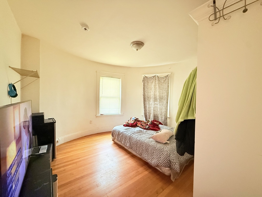 11 Edwin Street Boston, MA 02124 - Photo 4 of 20