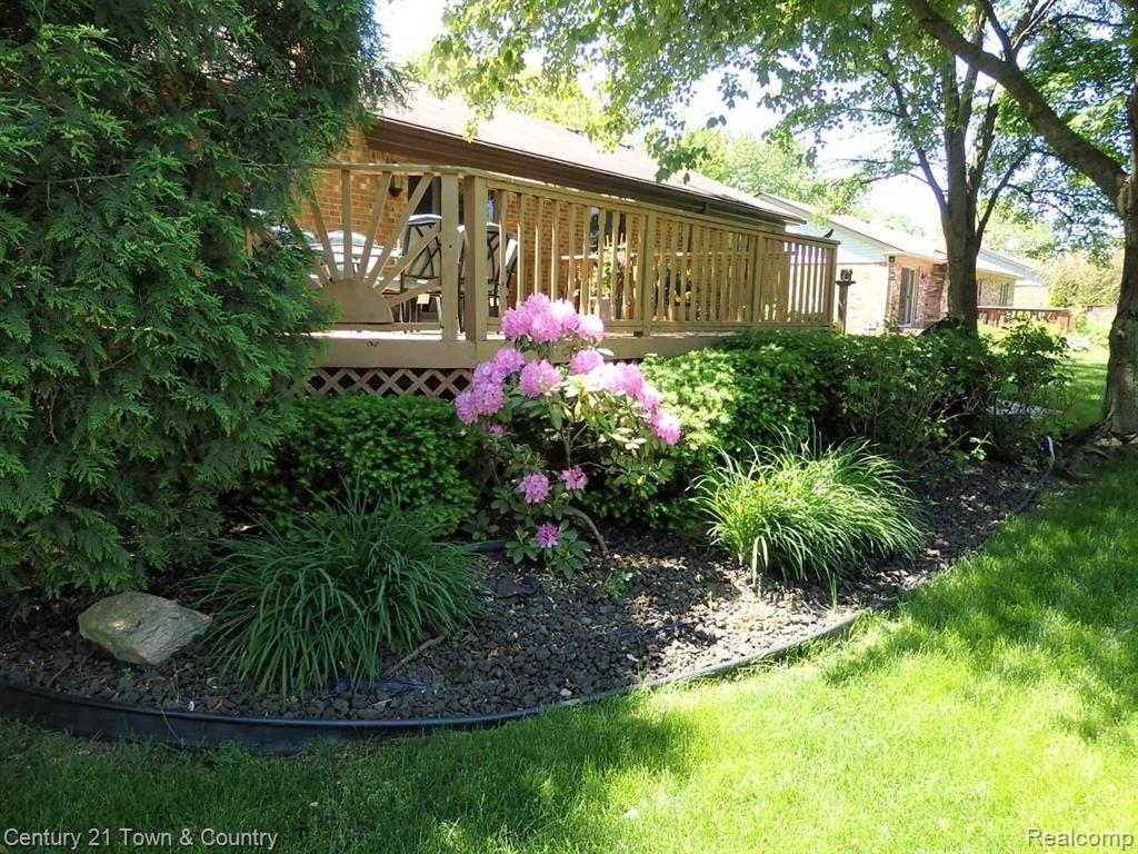 242 Poco Court Rochester Hills, MI 48307 - Photo 5 of 45