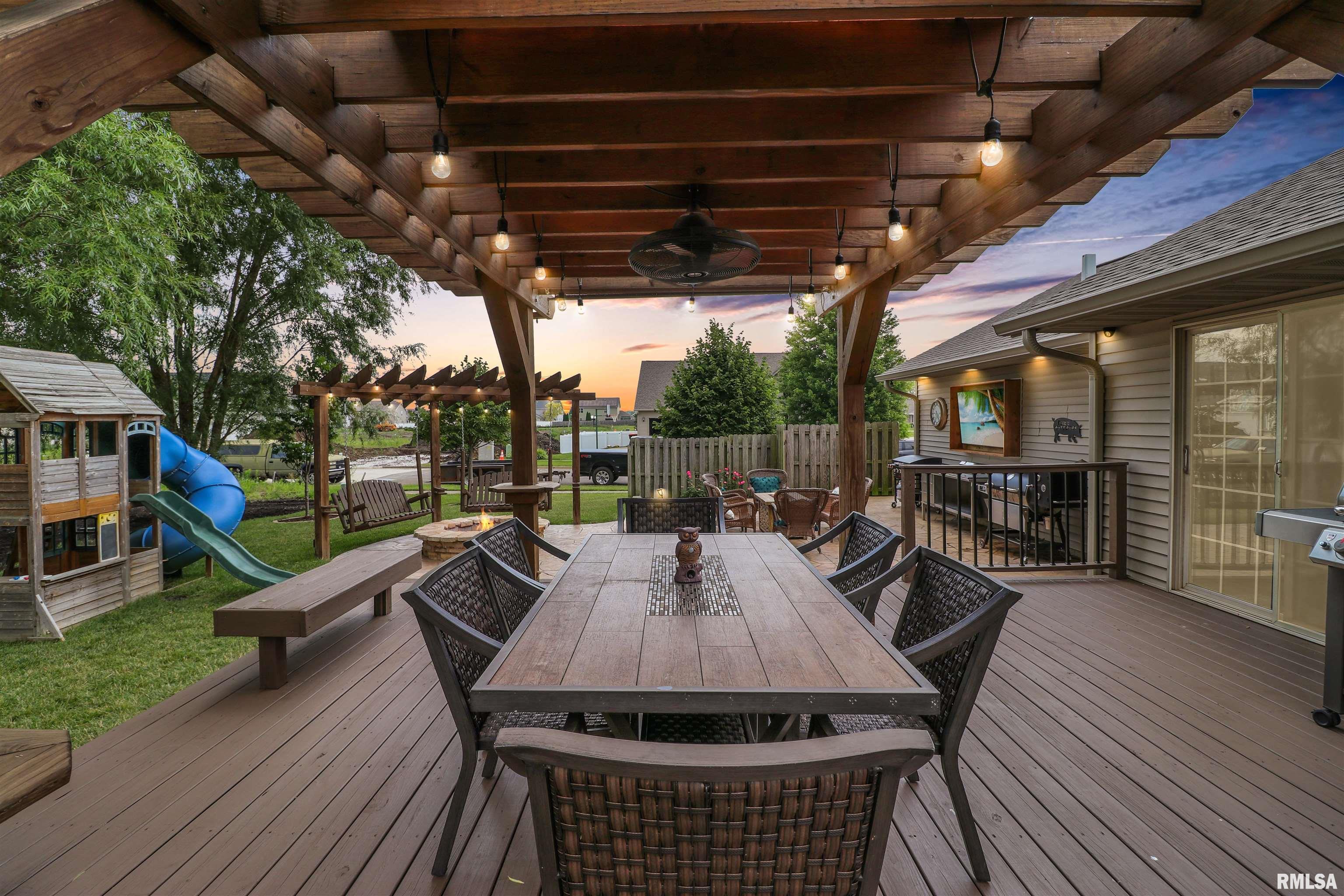 1635 Kingsbury Road Washington, IL 61571 - Photo 4 of 46 Gallery Image 4
