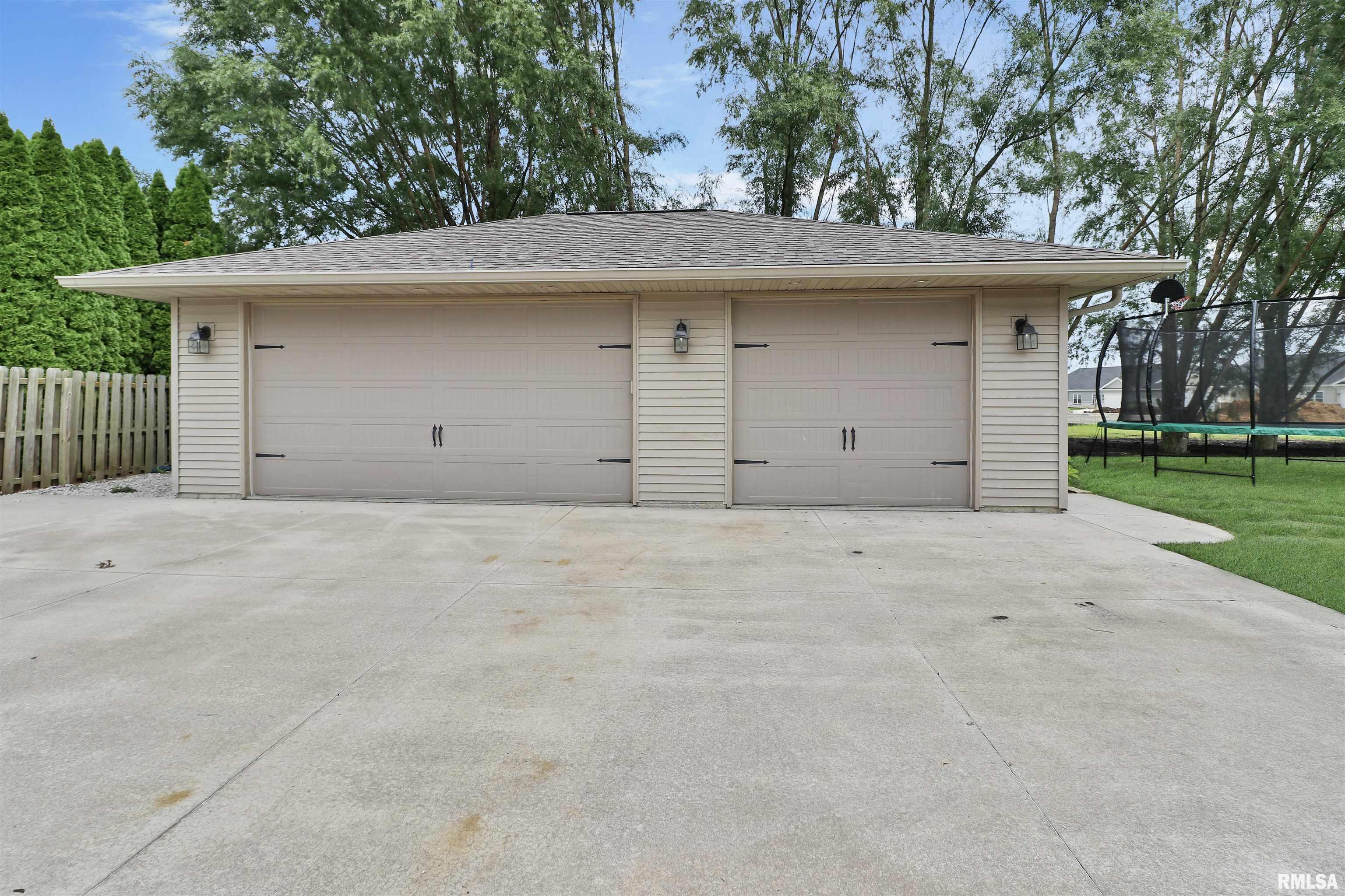 1635 Kingsbury Road Washington, IL 61571 - Photo 42 of 46 Gallery Image 42