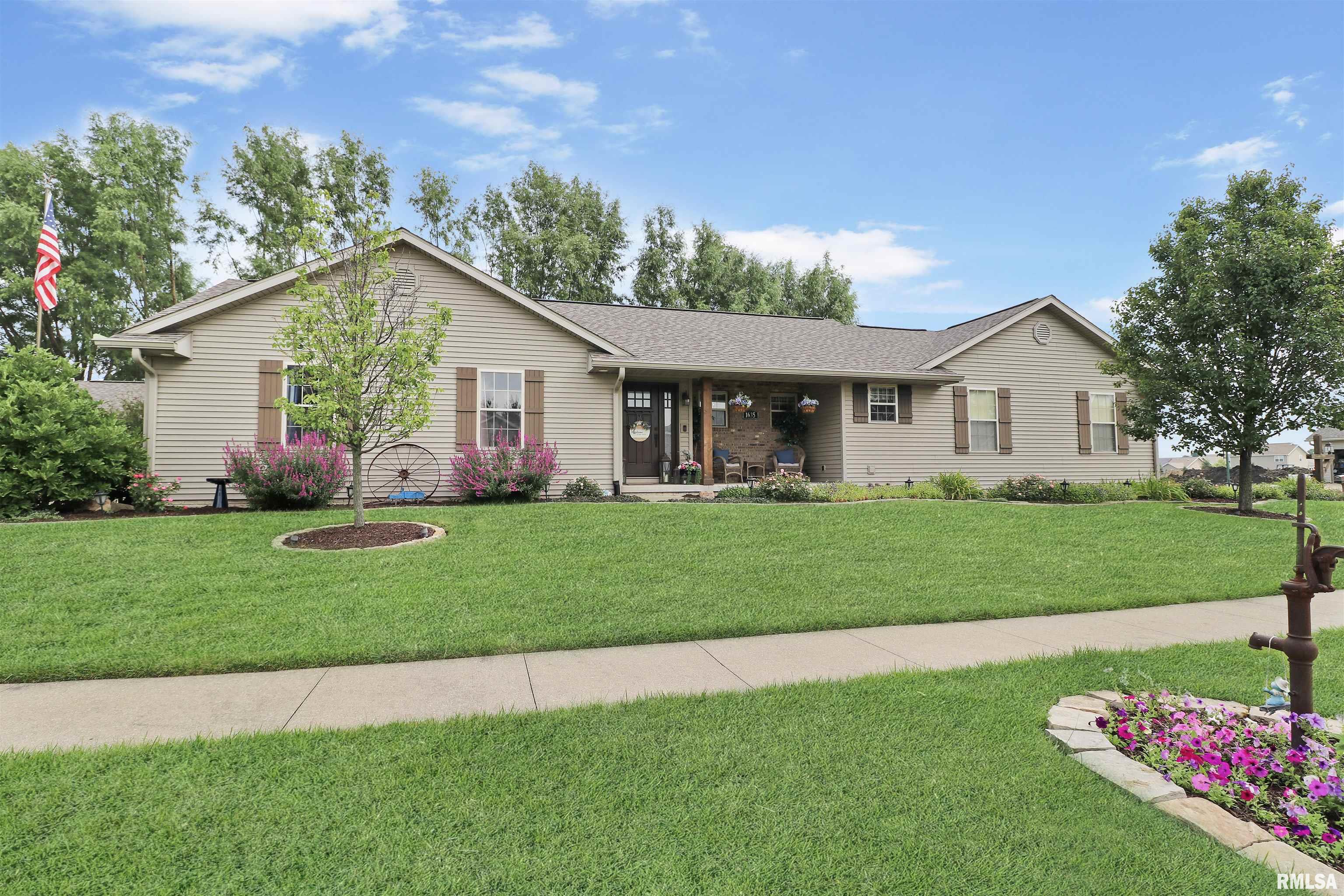1635 Kingsbury Road Washington, IL 61571 - Photo 5 of 46 Gallery Image 5