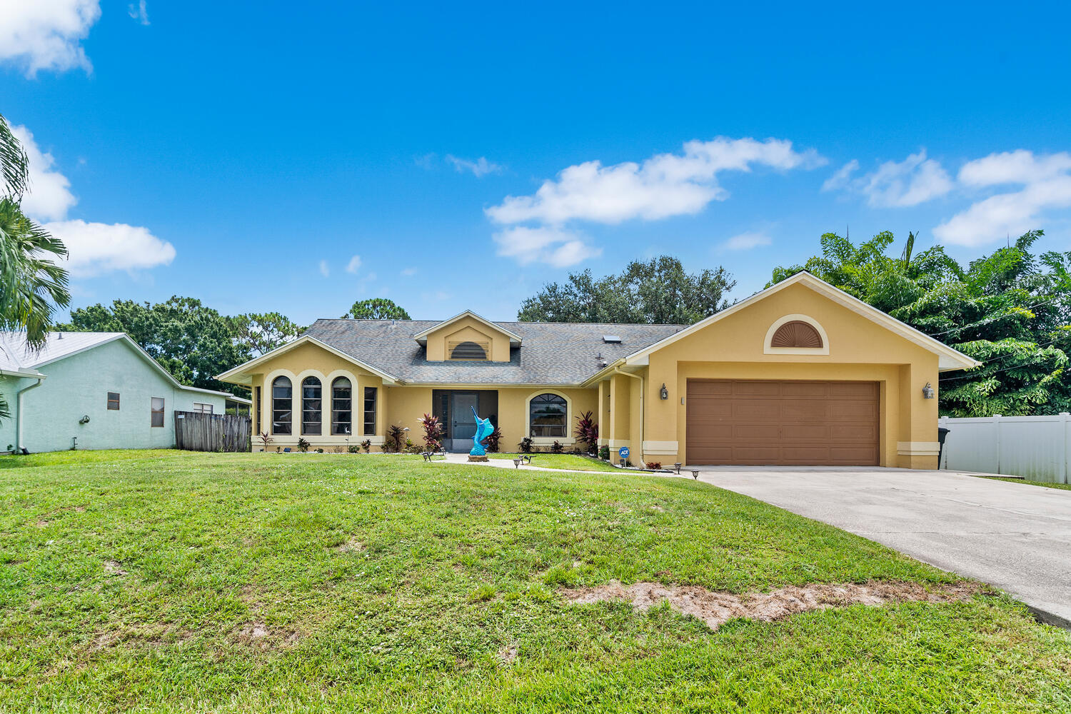 514 Southeast Cliff Road Port St. Lucie, FL 34984 - Photo 1 of 35 514 SE Cliff Rd-large-002-001-DSC0004-15