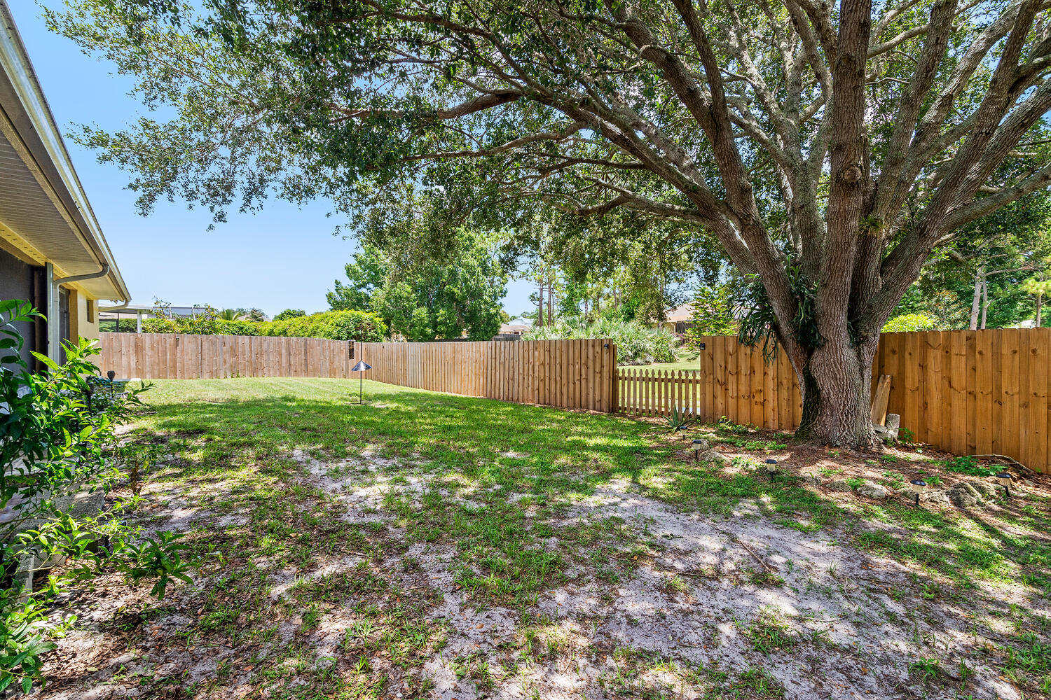 514 Southeast Cliff Road Port St. Lucie, FL 34984 - Photo 32 of 35 514 SE Cliff Rd-large-032-032-DSC0156-15