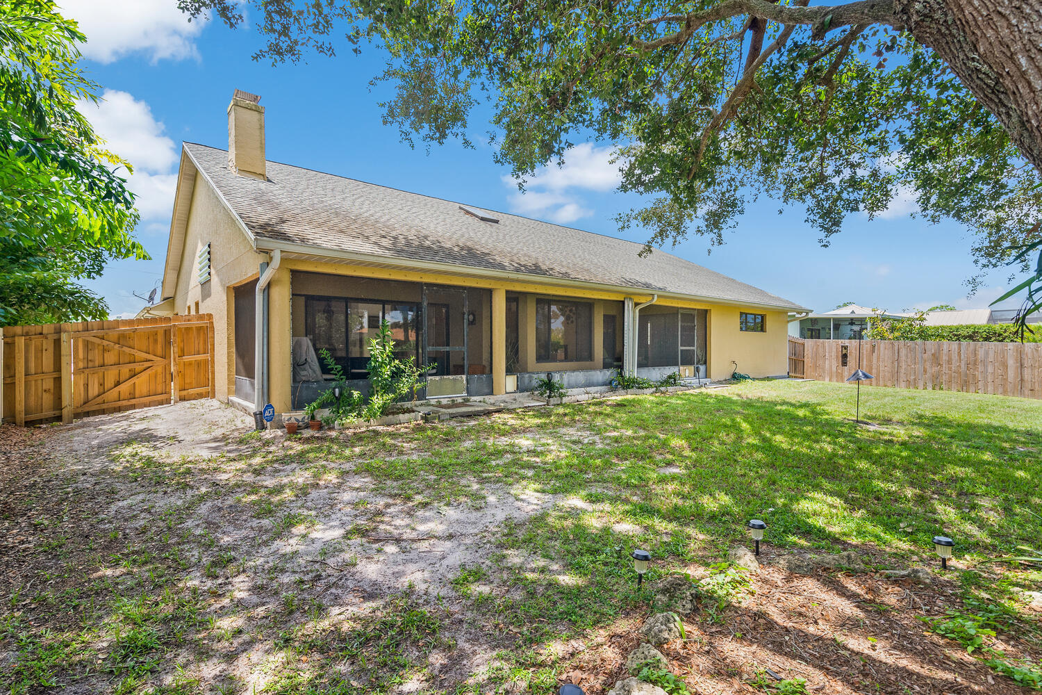 514 Southeast Cliff Road Port St. Lucie, FL 34984 - Photo 34 of 35 514 SE Cliff Rd-large-034-034-DSC0164-15
