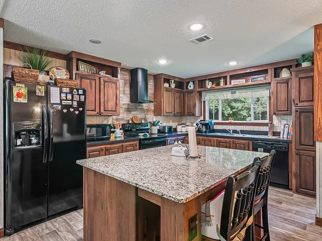 $299,000 | 11075 Woodville Highway, Tallahassee, FL 32305