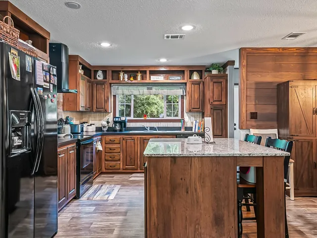 $299,000 | 11075 Woodville Highway, Tallahassee, FL 32305