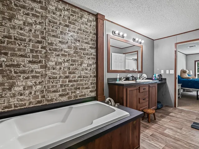 $299,000 | 11075 Woodville Highway, Tallahassee, FL 32305