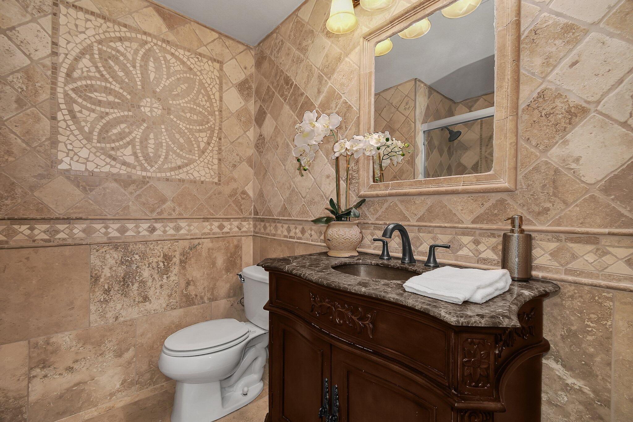 5689 Gingrey Road Dublin, OH 43016 - Photo 33 of 36 Guest Bath