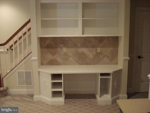 12224 Jerusalem Road Kingsville, MD 21087 - Photo 4 of 30 Built in desk area