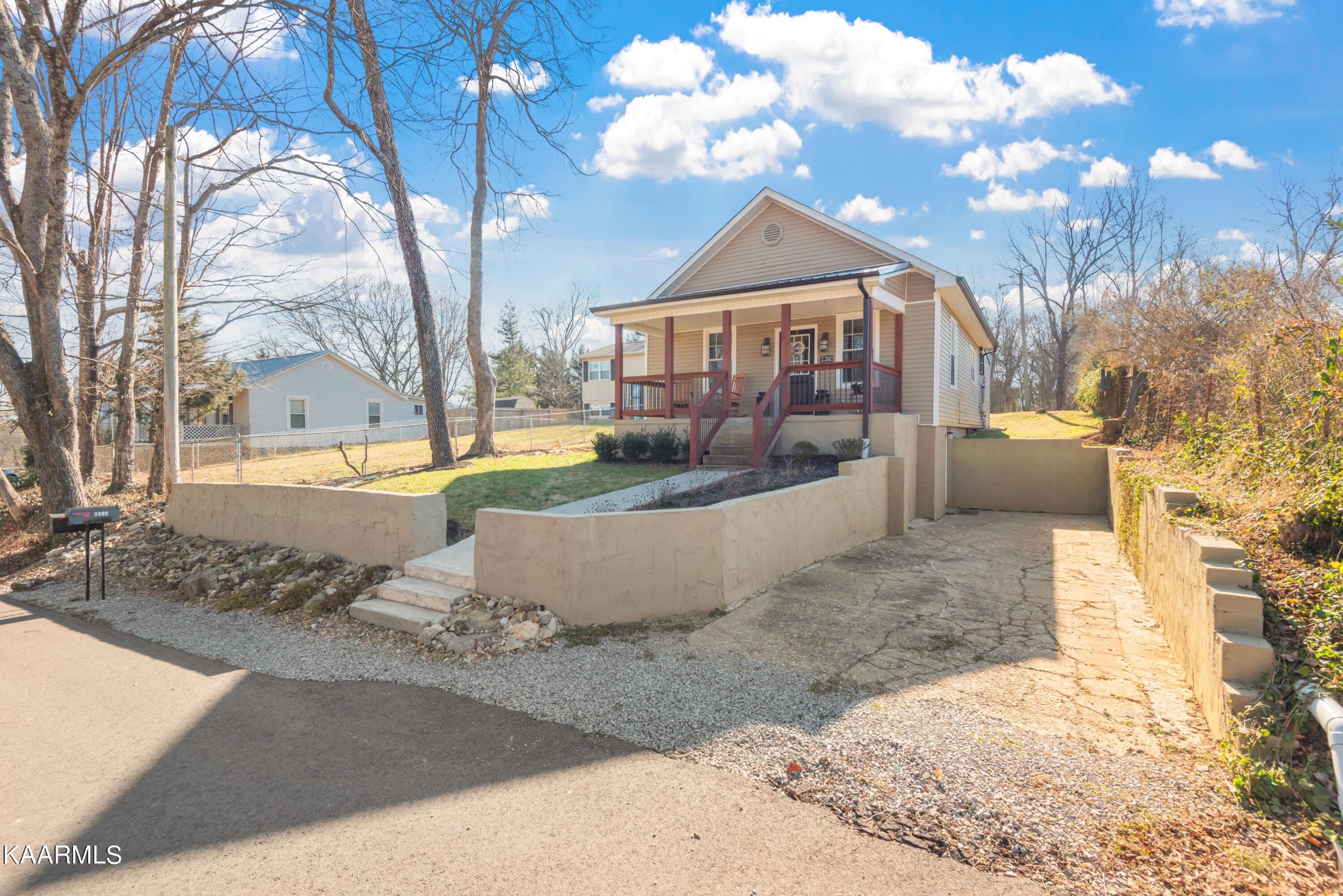 2202 Aster Road Knoxville, TN 37918 - Photo 3 of 34 Gallery Image 3