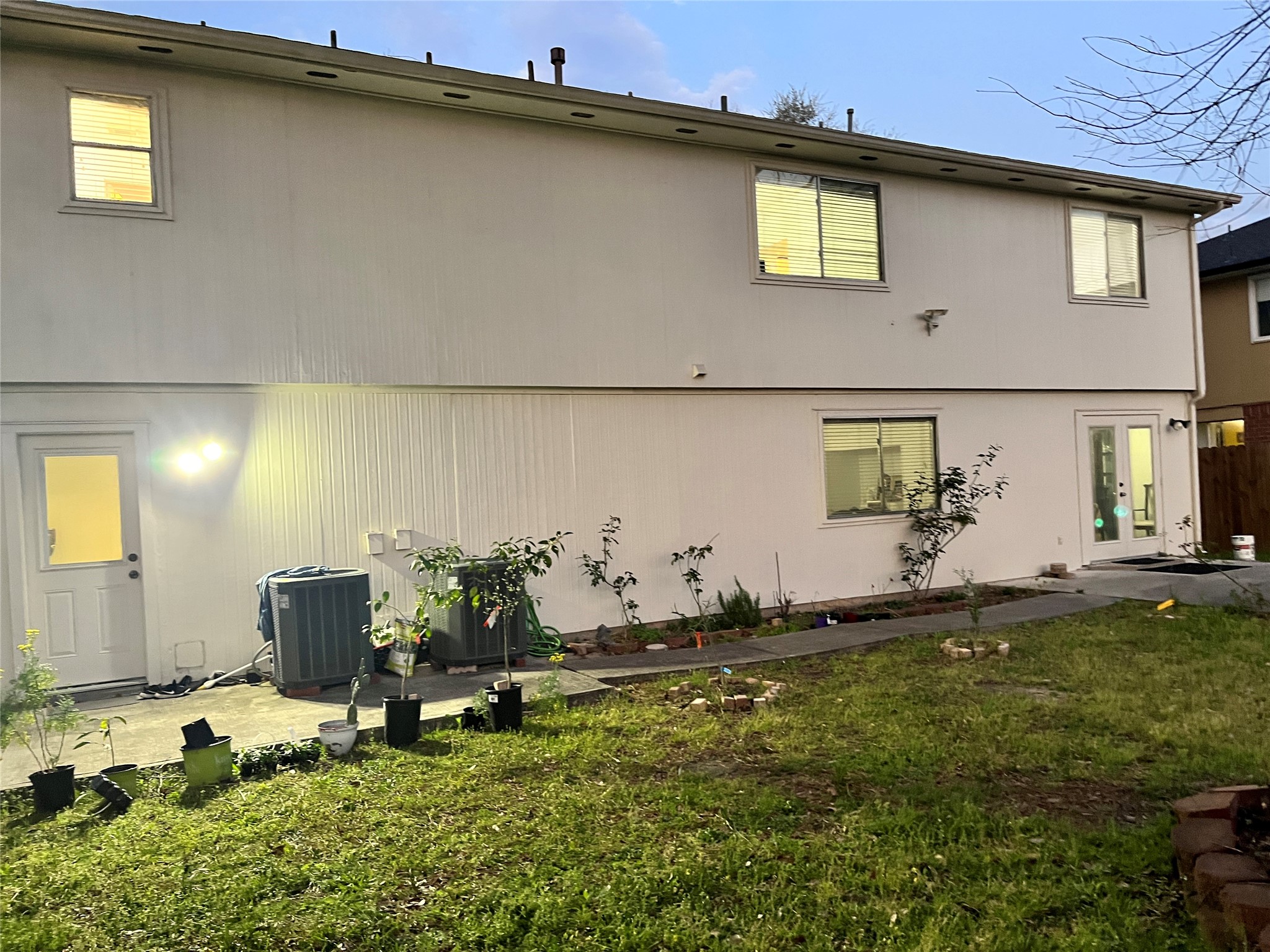 28723 Sedgefield Street Spring, TX 77386 - Photo 5 of 33 a backyard of a house with table and chairs