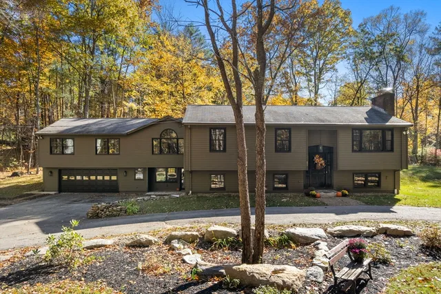 $715,000 | 52-54 Wells Park Road, Sturbridge, MA 01566