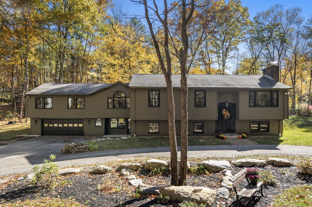 52-54 Wells Park Road Sturbridge, MA 01566 - Photo 2 of 39