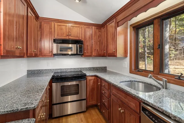 $715,000 | 52-54 Wells Park Road, Sturbridge, MA 01566