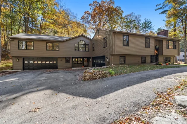 $715,000 | 52-54 Wells Park Road, Sturbridge, MA 01566