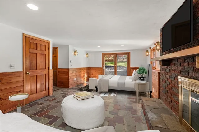 $715,000 | 52-54 Wells Park Road, Sturbridge, MA 01566