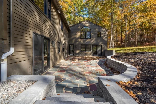 $715,000 | 52-54 Wells Park Road, Sturbridge, MA 01566