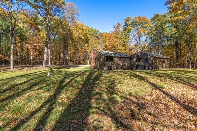 $715,000 | 52-54 Wells Park Road, Sturbridge, MA 01566