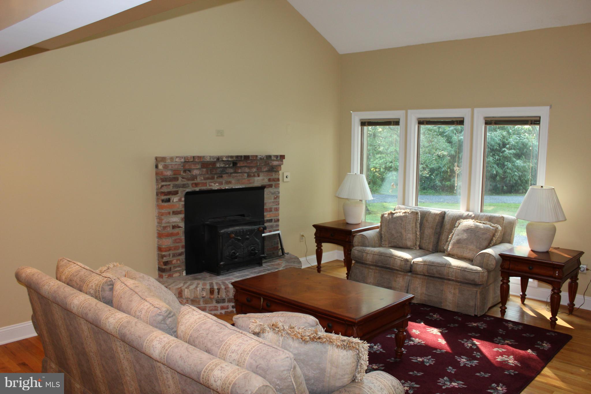 33258 Fox Road Easton, MD 21601 - Photo 7 of 23 Living Room