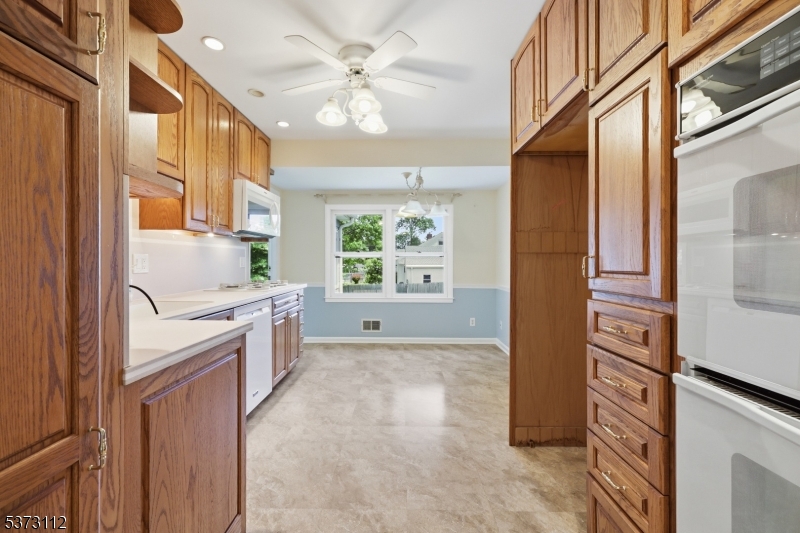 14 Hayward Street Bridgewater, NJ 08805 - Photo 11 of 28