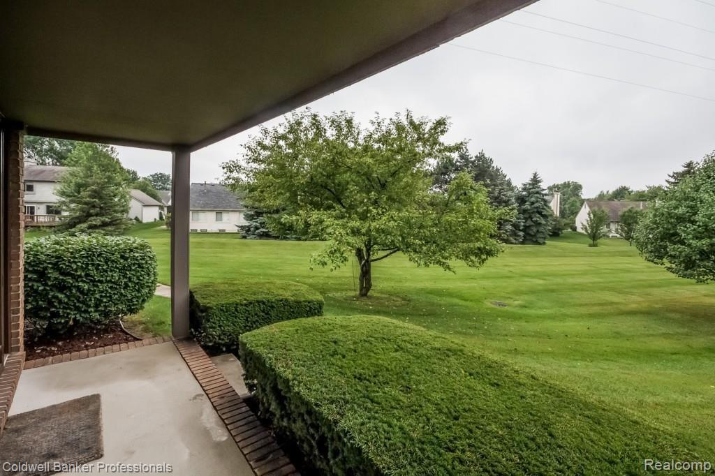 155 Meadow Ln Circle, Unit 21 Rochester Hills, MI 48307 - Photo 25 of 31