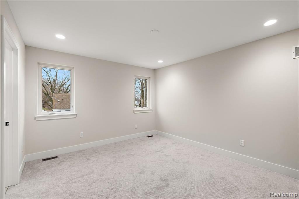 2921 Walsh Drive Rochester, MI 48309 - Photo 32 of 64