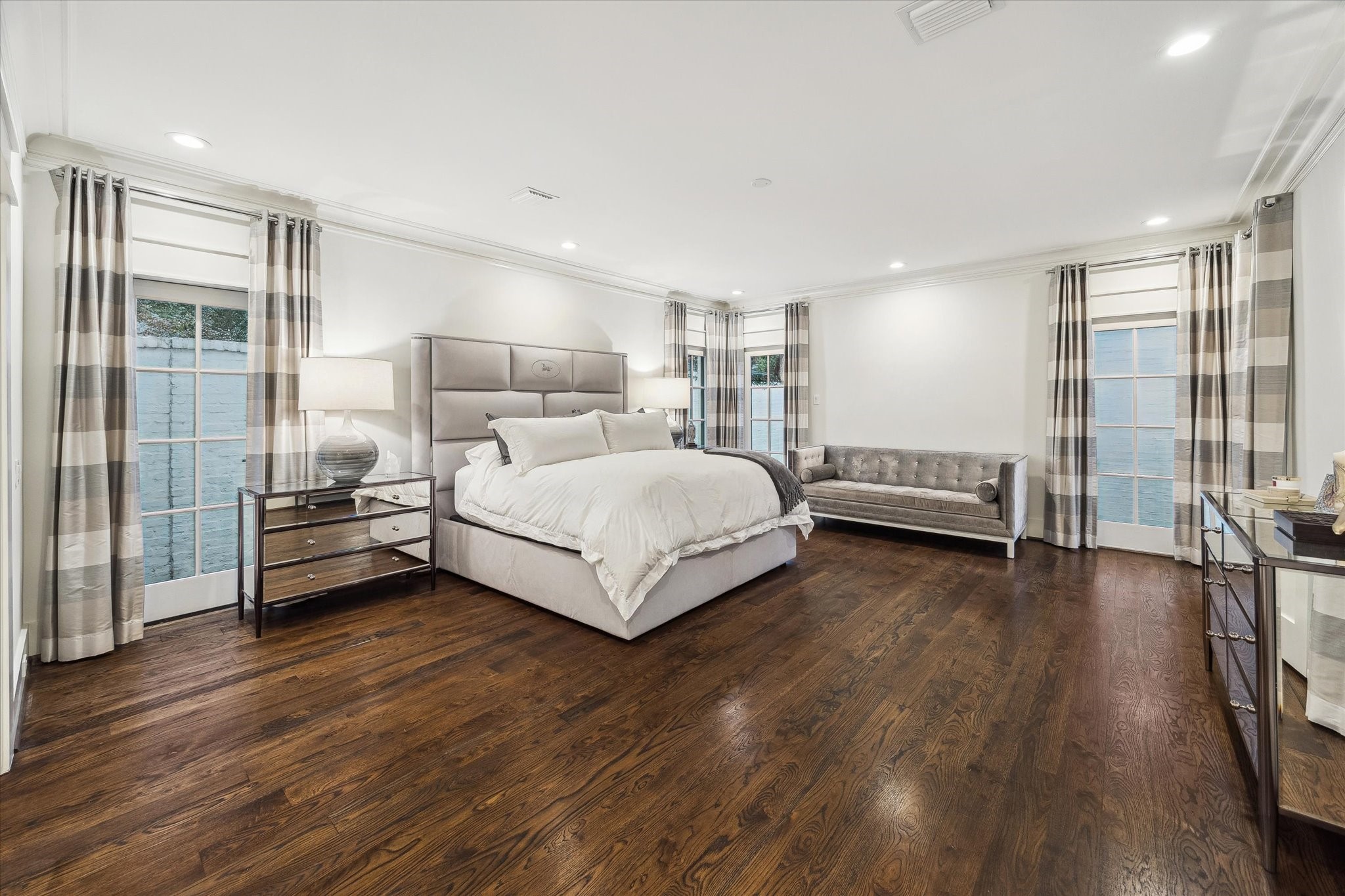 1702 South Boulevard Houston, TX 77098 - Photo 14 of 33