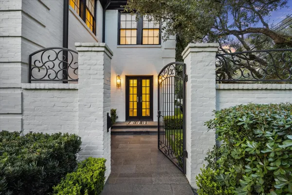 $5,500,000 | 1702 South Boulevard, Houston, TX 77098
