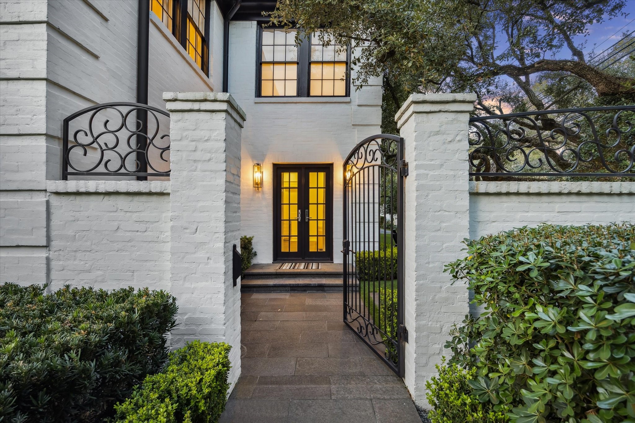 1702 South Boulevard Houston, TX 77098 - Photo 30 of 33