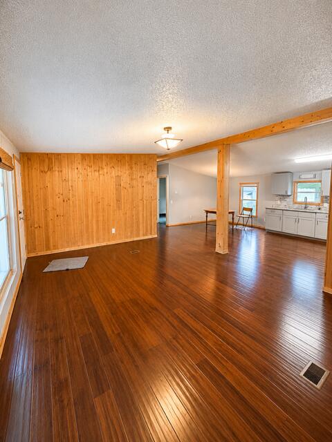 1075 Mockingbird Lane Manning, SC 29102 - Photo 3 of 23 429C9CD8-A841-415B-AE51-06B5D8C542AF (1)
