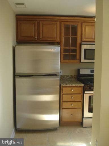 3716 South Kemper Road Arlington, VA 22206 - Photo 8 of 9 Kitchen #3