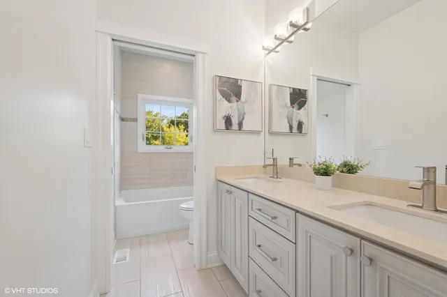 $875,000 | 1635 Elder Lane, Northfield, IL 60093