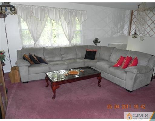 3 Winslow Road Edison, NJ 08837 - Photo 2 of 14 Gallery Image 2
