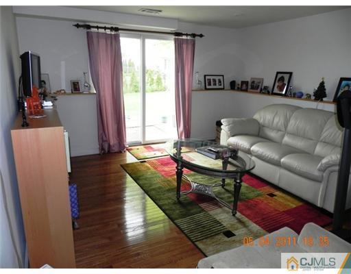 3 Winslow Road Edison, NJ 08837 - Photo 5 of 14 Gallery Image 5