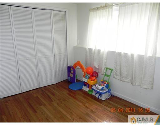3 Winslow Road Edison, NJ 08837 - Photo 9 of 14 Gallery Image 9