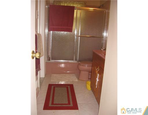 3 Winslow Road Edison, NJ 08837 - Photo 10 of 14 Gallery Image 10