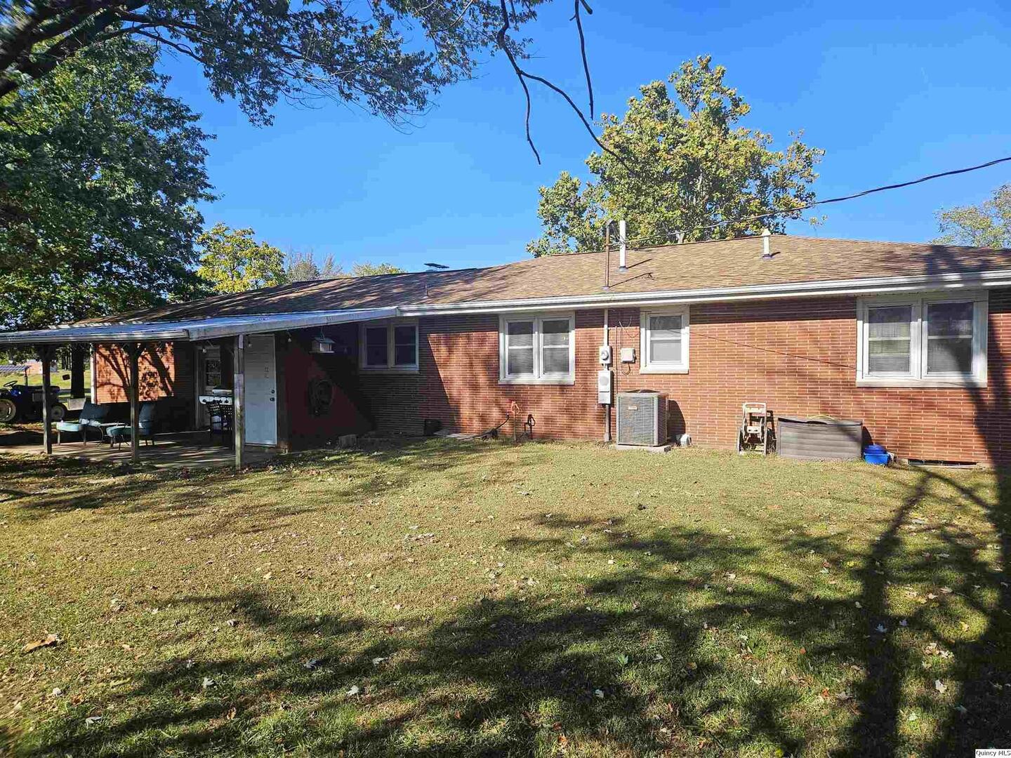 803 Maas Road Quincy, IL 62305 - Photo 26 of 28 a house view with a garden space