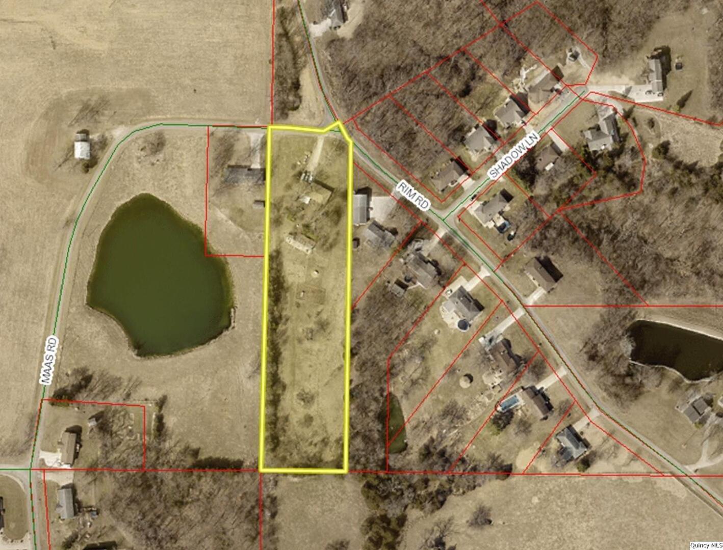 803 Maas Road Quincy, IL 62305 - Photo 28 of 28 a bathroom with a shower