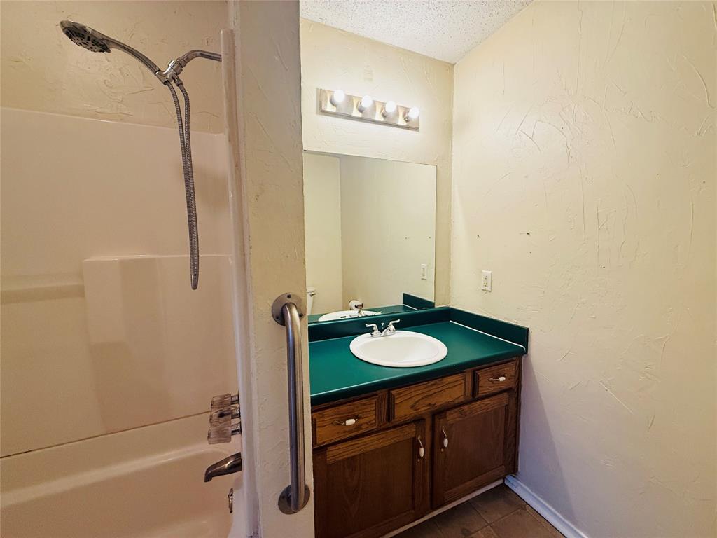 735 Anderson Road Reno, TX 75462 - Photo 13 of 21