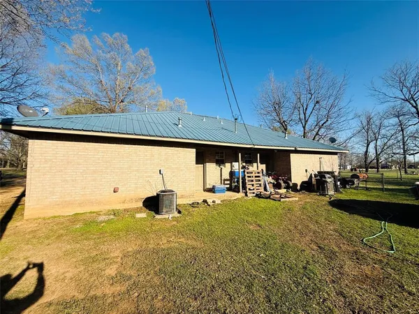 $229,000 | 735 Anderson Road, Reno, TX 75462