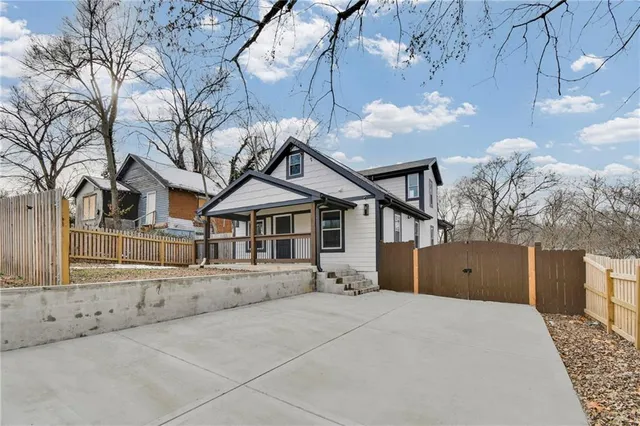 $275,000 | 1828 North 19th Street, Kansas City, KS 66104