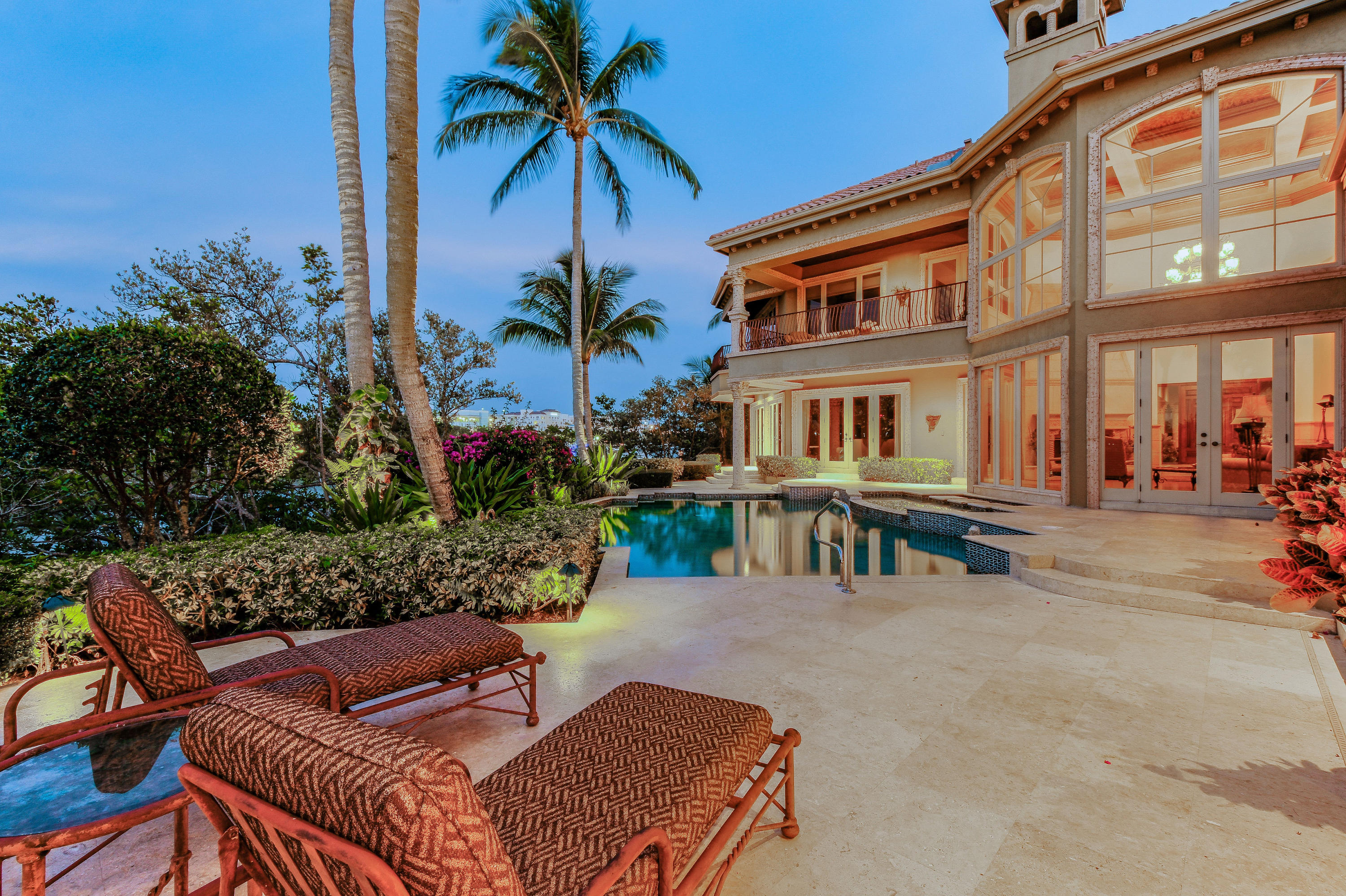 403 Old Jupiter Beach Road Jupiter, FL 33477 - Photo 22 of 27 403OldJupiterRoadTwilight(13)