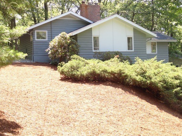 63 Newcomb Road Stoneham, MA 02180 - Photo 3 of 20 Gallery Image 3