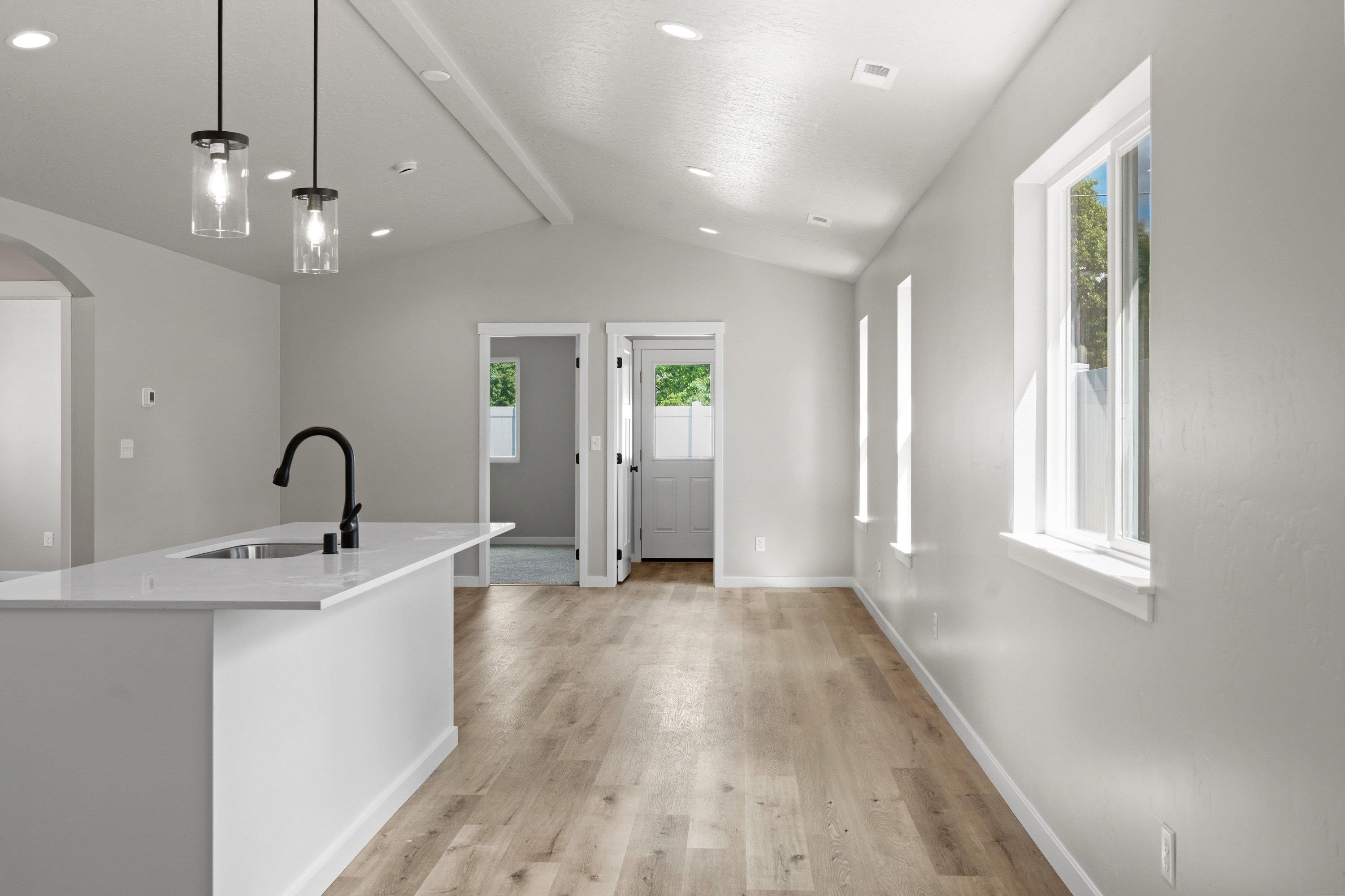1009 South Century Road Spokane Valley, WA 99037 - Photo 7 of 34