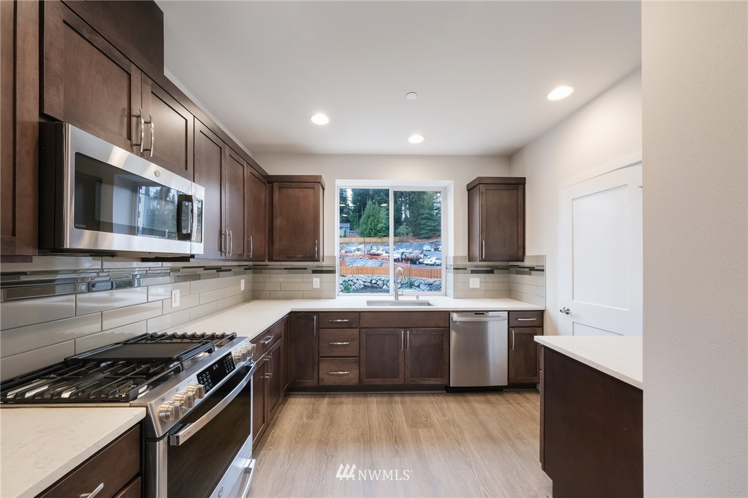 18912 110th Place Northeast, Unit 8 7 Bothell, WA 98011 - Photo 2 of 12 Gallery Image 2