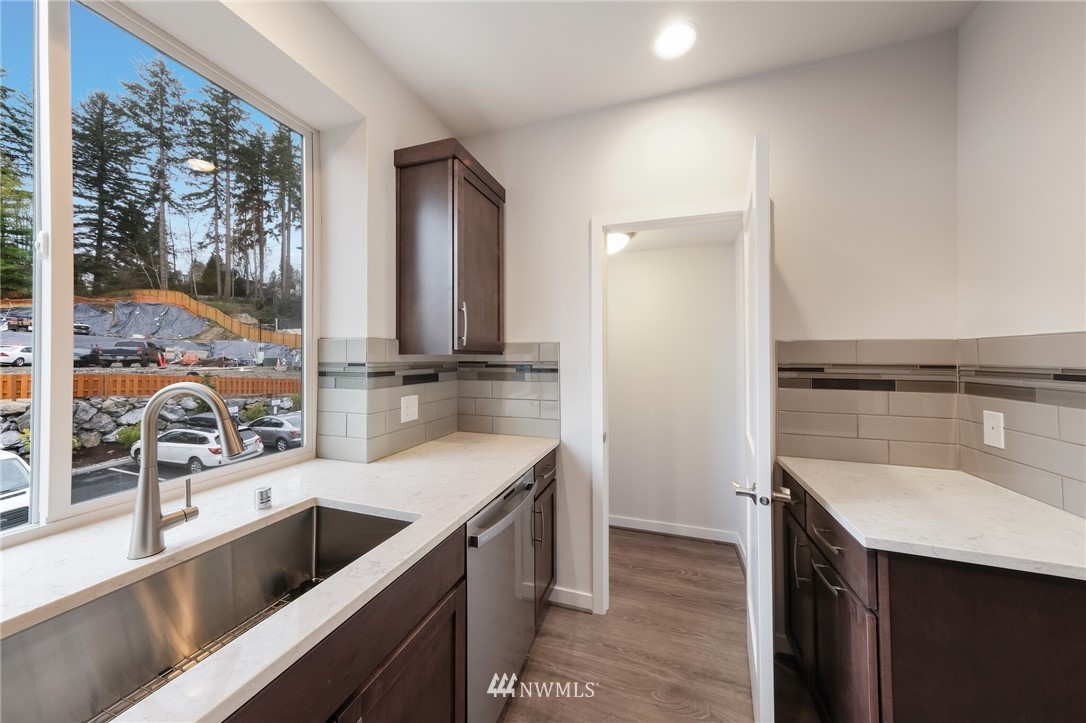 18912 110th Place Northeast, Unit 8 7 Bothell, WA 98011 - Photo 3 of 12 Gallery Image 3