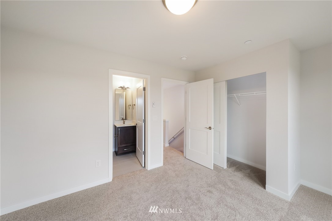 18912 110th Place Northeast, Unit 8 7 Bothell, WA 98011 - Photo 5 of 12 Gallery Image 5